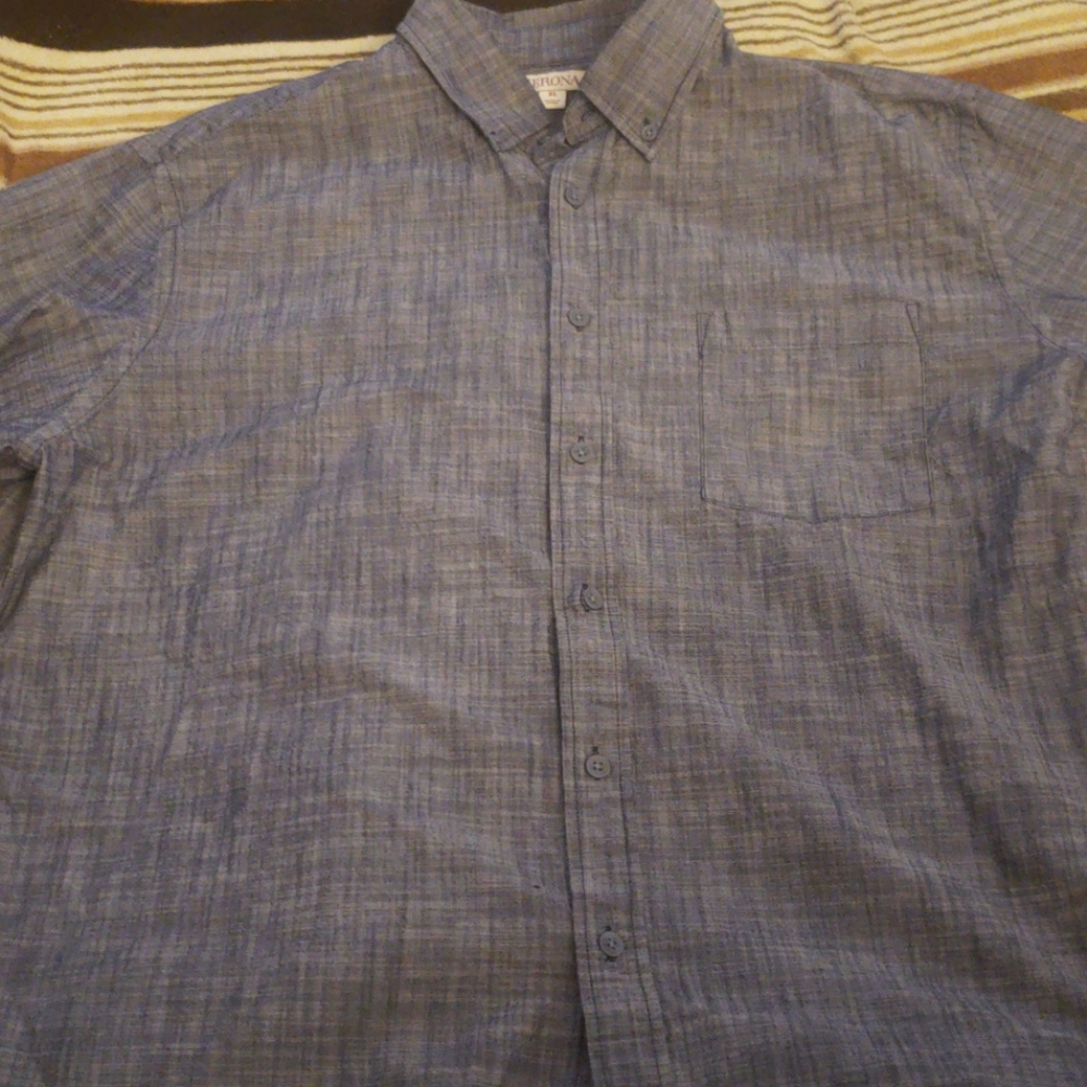 Mens Merona Button up Shirt.  Size Xl
